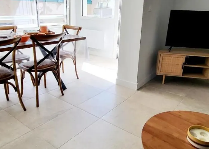 Faraman Au Bord De L'eau 別荘 *